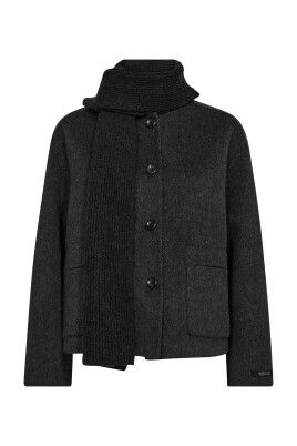 cropped-wool-jacket-with-large-pockets