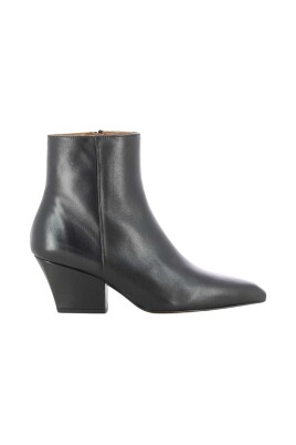 scarlet-cowboy-boots