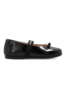 ballet-flats-with-logo