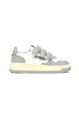 baskets-basses-en-cuir-enfant