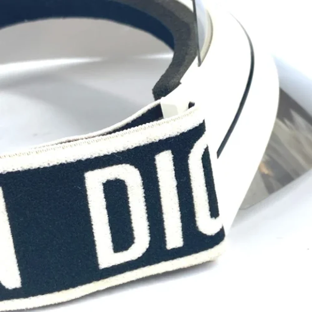 Dior Vintage Pre-owned Plastic hats White Dames