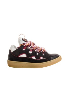 curb-sneakers