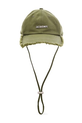 chapeau-vert-a-bord-frange-avec-sangle-reglable