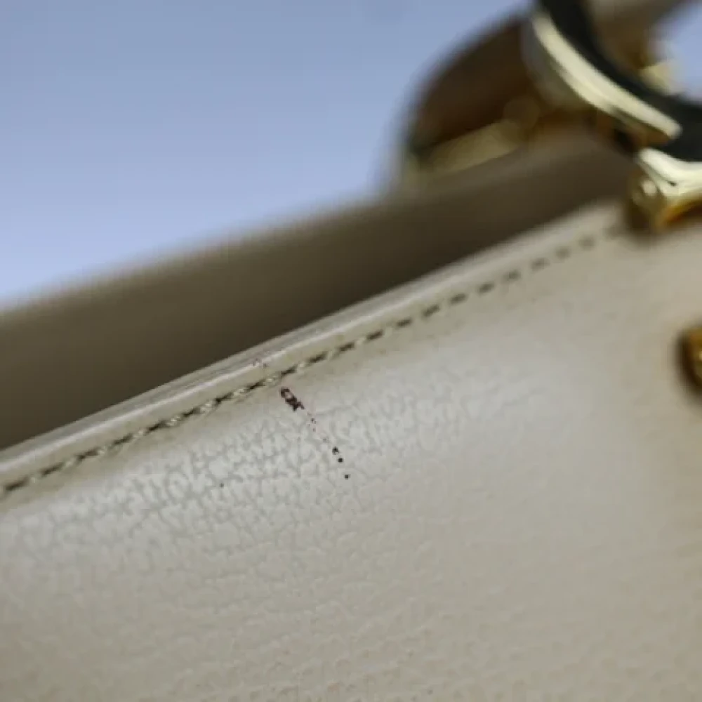 Salvatore Ferragamo Pre-owned Fabric shoulder-bags Beige Dames