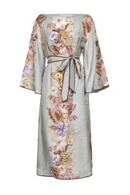 elegante-robe-florale-pour-femmes