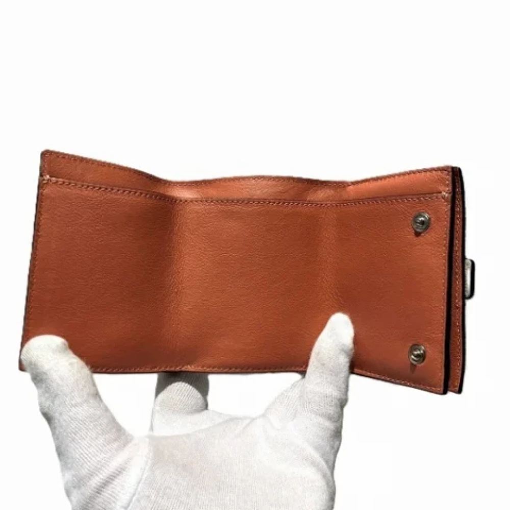 Loewe Pre-owned Leather wallets Beige Dames