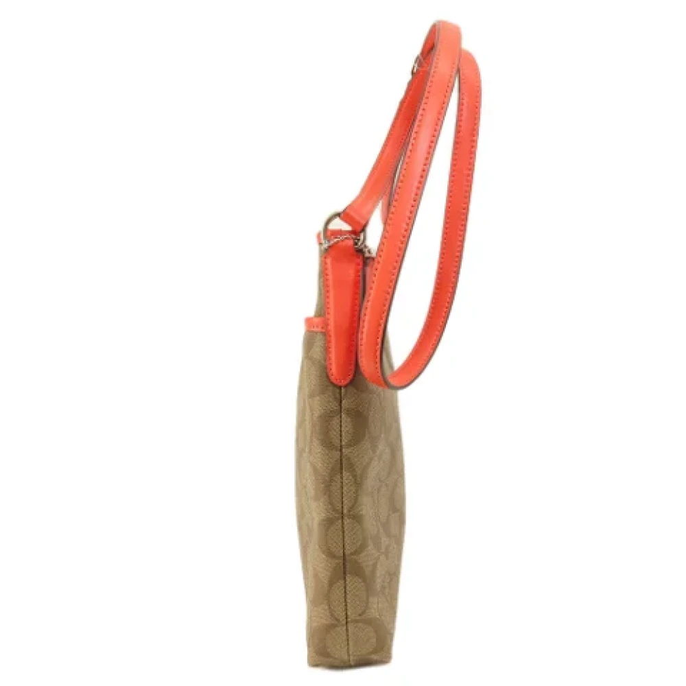 Coach Pre-owned Plastic shoulder-bags Brown Dames