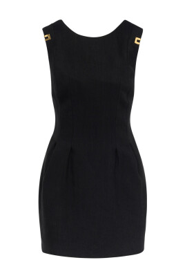 robe-noire-en-lin-avec-dos-en-v