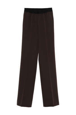pantalon-marron-taille-elastique-jambe-droite