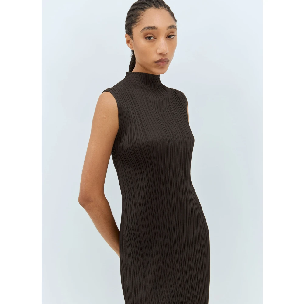 Issey Miyake Geplooide High-Neck Midi Jurk Gray Dames
