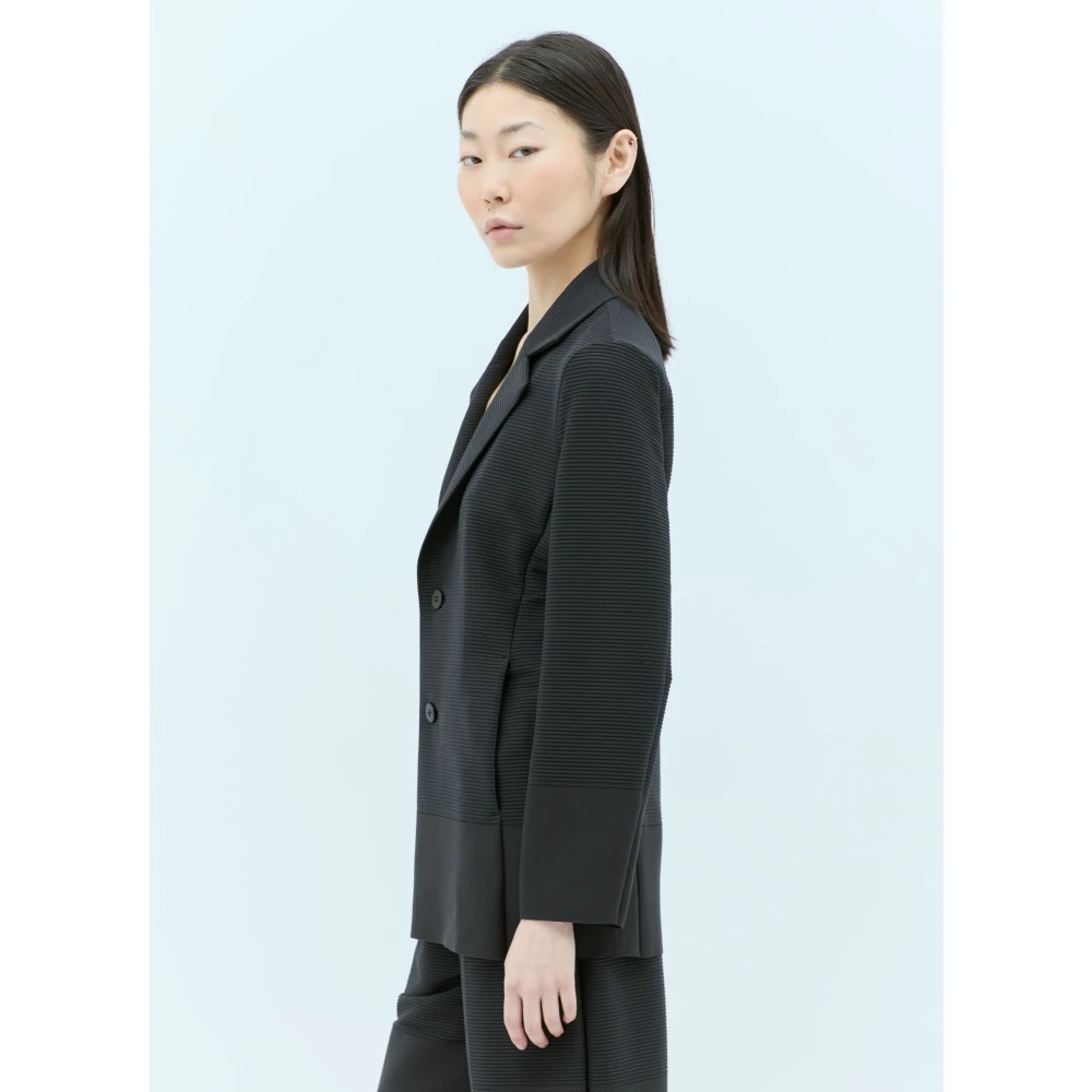 Issey Miyake Suits Black Dames