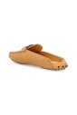 chaussures-plates-beiges-avec-plateau-relief-et-chaine-metallique