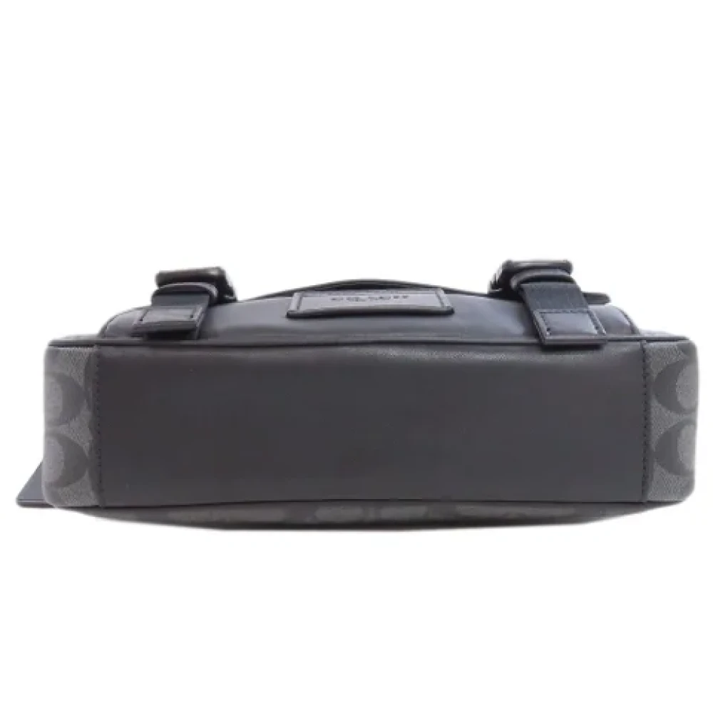 Coach Pre-owned Plastic shoulder-bags Black Dames