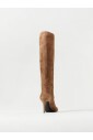 bottes-hautes-en-daim-marron-a-bout-pointu