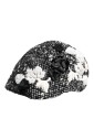 chapeau-cloche-noir-blanc-floral