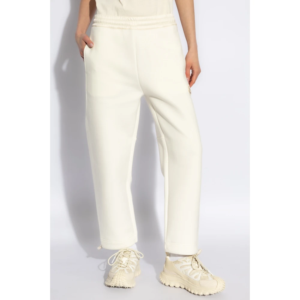Moncler Sweatpants met logopatch Beige Dames