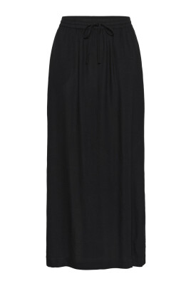 black-deep-skirt-with-elastic-waist
