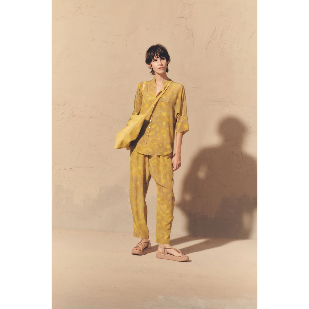 Cortana Lili zijden limoenprint broek Yellow Dames