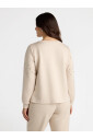 sweat-shirt-avec-clous