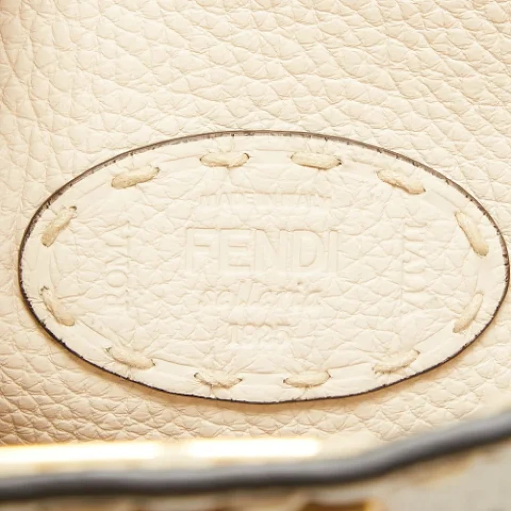 Fendi Vintage Pre-owned Leather handbags White Dames