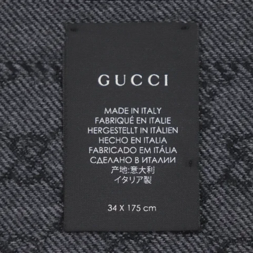 Gucci Vintage Pre-owned Wool scarves Gray Dames
