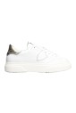 chaussures-plates-blanches-baskets-basses