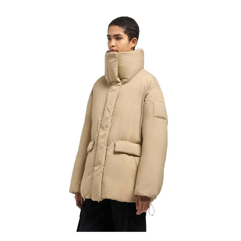 Moose Knuckles Beige Nylon Jas met Donsvulling Beige Dames