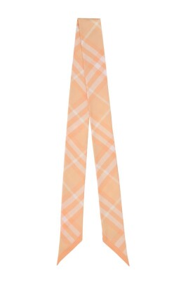 echarpe-en-soie-tartan-iconique