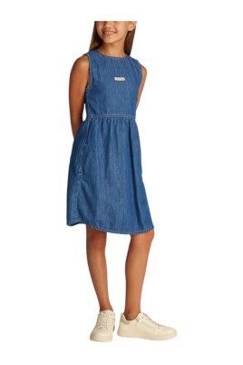 denim-klanning-med-rund-hals