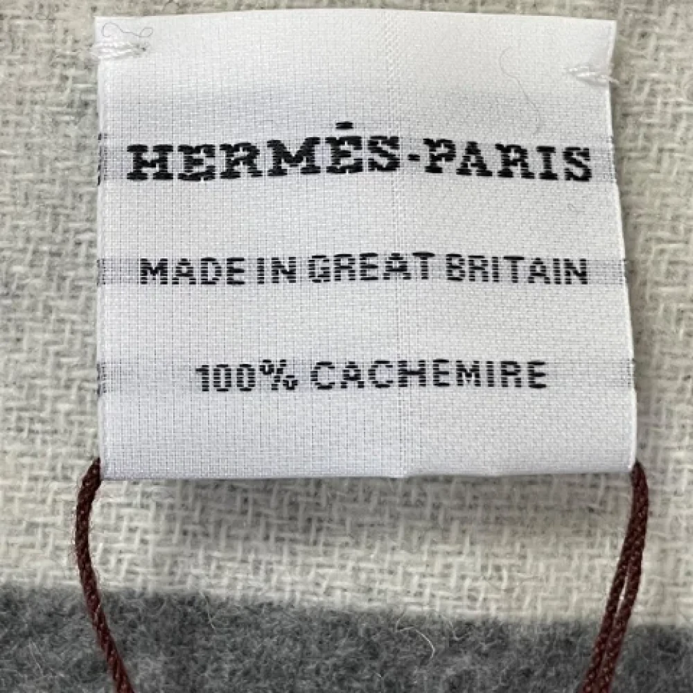 Hermès Vintage Pre-owned Cashmere scarves Beige Dames