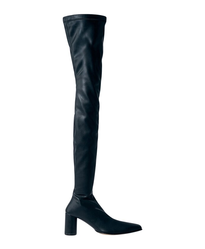 bottes-montantes-a-bout-allonge