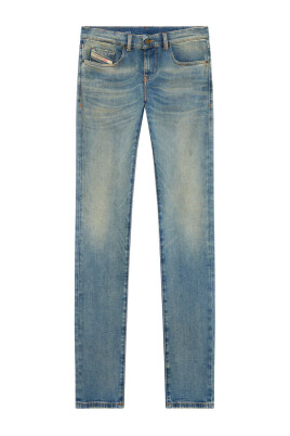 classic-denim-jeans-for-everyday-wear