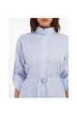 robe-en-coton-a-rayures-bleues-avec-col-montant