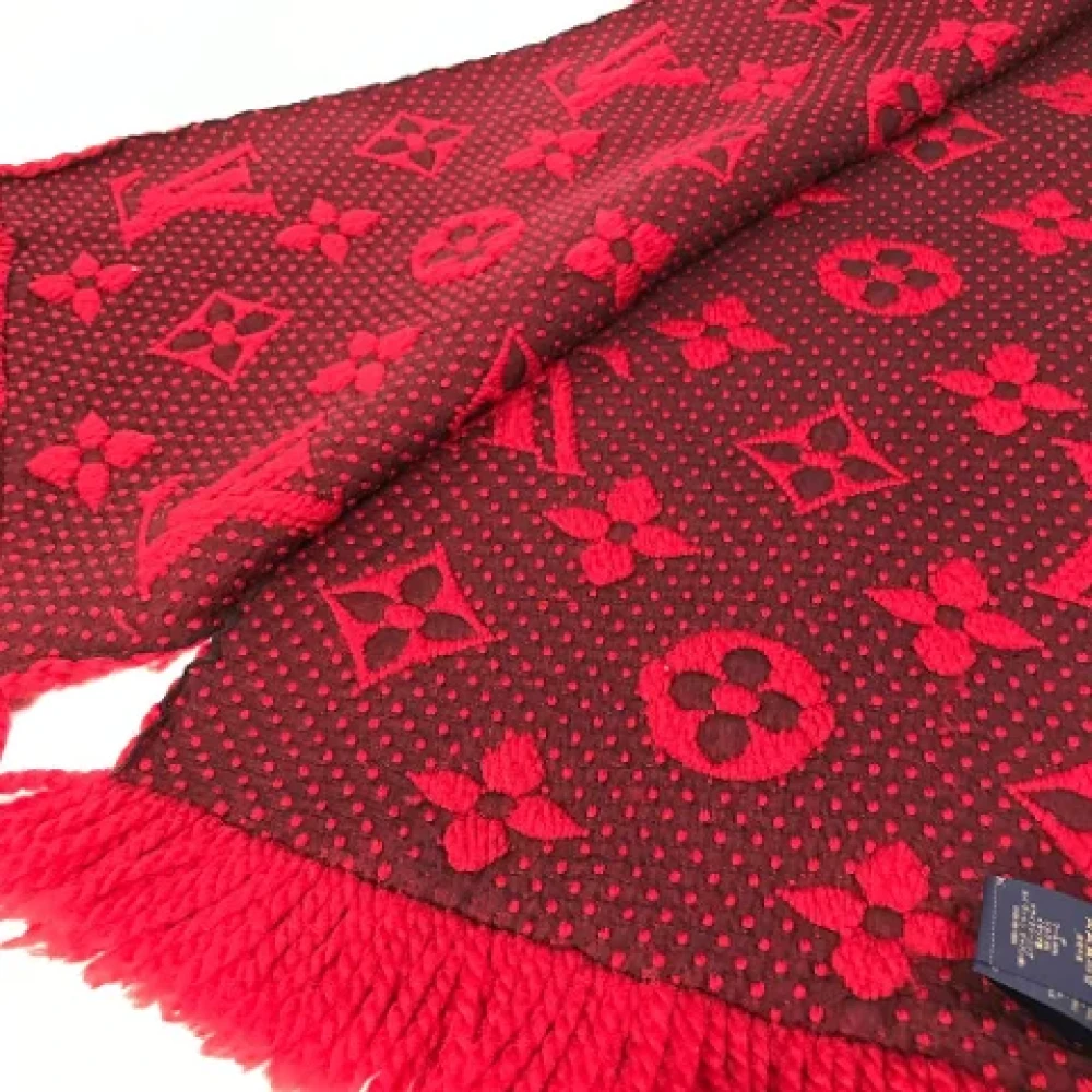 Louis Vuitton Vintage Pre-owned Silk scarves Red Dames