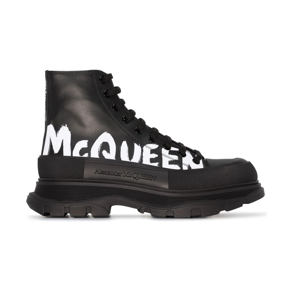 Zwarte laarzen met oversized rubberen zool Alexander McQueen Veterlaarzen Miinto