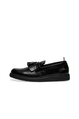 black-tassel-loafer