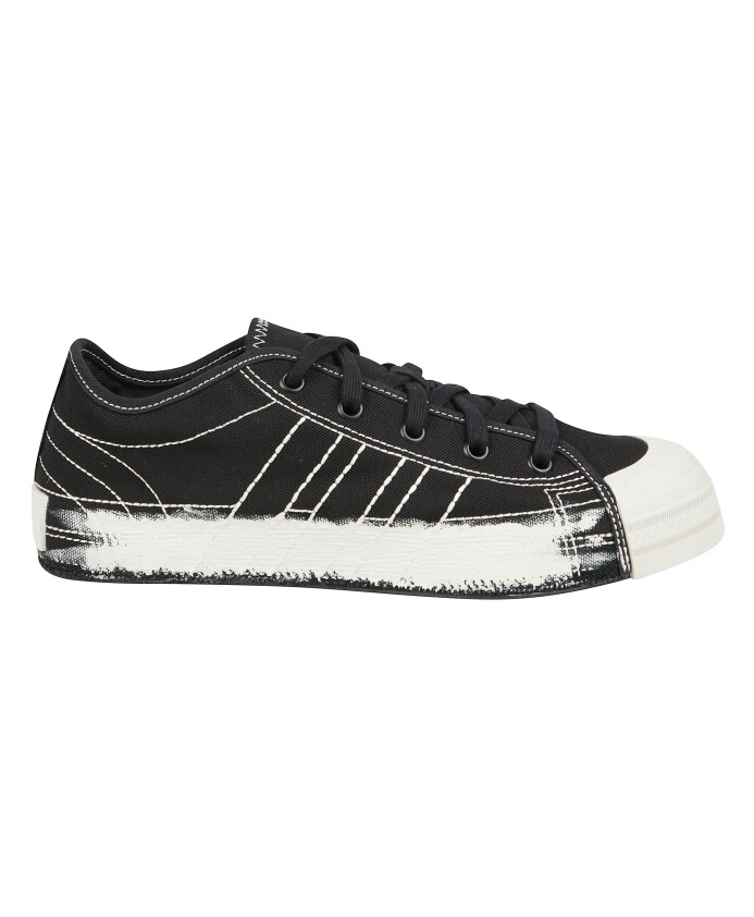 baskets-en-toile-bout-en-caoutchouc-creme