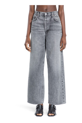 distressed-denim-baggy-jeans