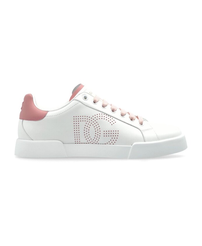 white-sneakers-with-stylish-details