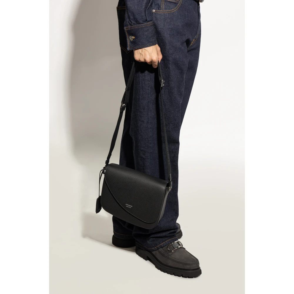 Salvatore Ferragamo Schoudertas Black Heren