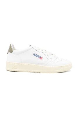 white-sneakers-for-men-ss25