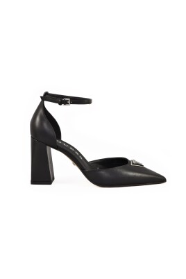 leather-decollete-sandals-with-rubber-sole