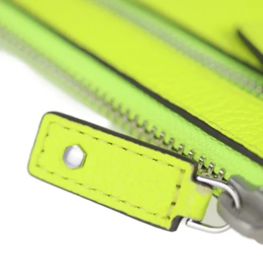 Anya Hindmarch Pre-owned Leather clutches Yellow Dames