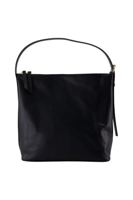 black-leather-shoulder-bag-with-top-handle