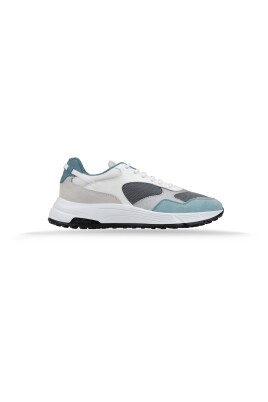 baskets-homme-en-daim-a-lacets