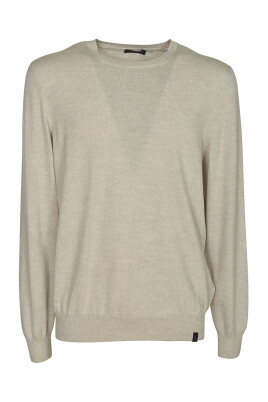 stylish-round-neck-knitwear