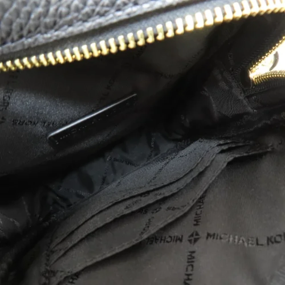 Michael Kors Pre-owned Fabric shoulder-bags Black Dames