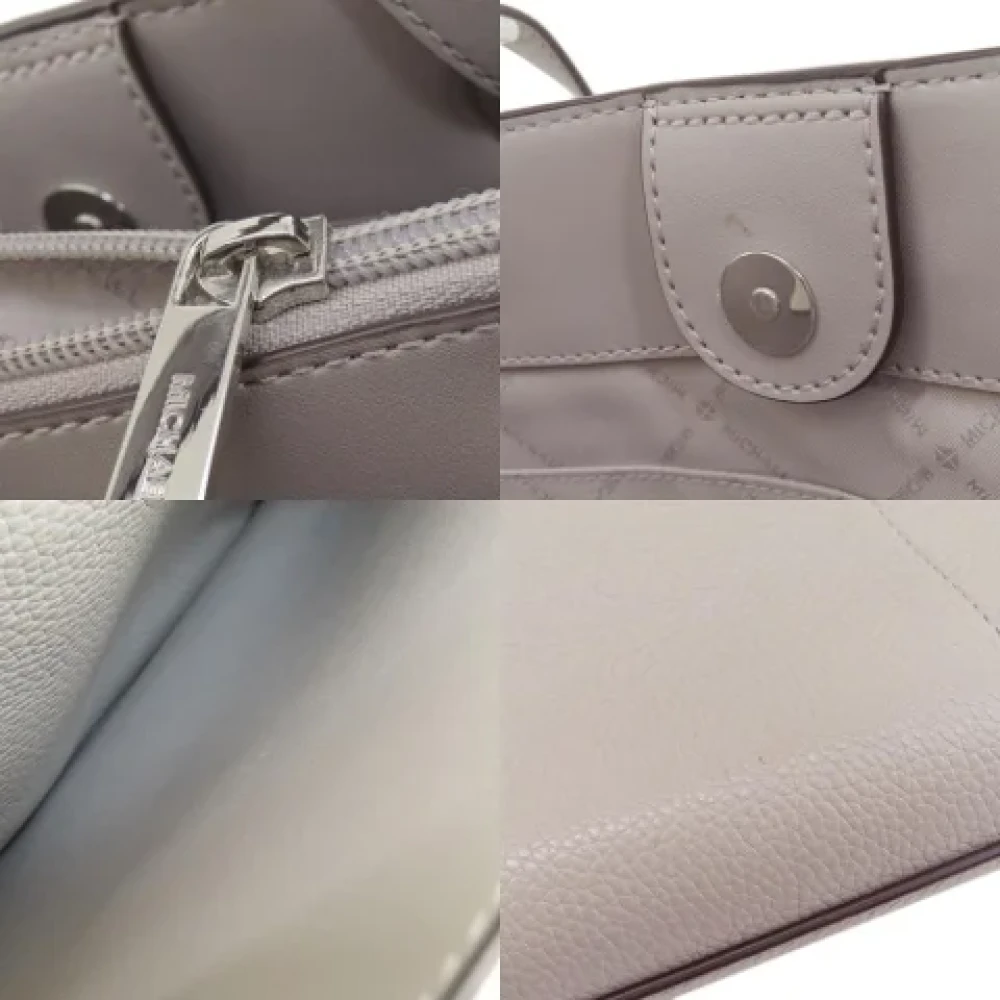 Michael Kors Pre-owned Fabric totes Beige Dames