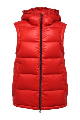 sleeveless-jacket-with-non-removable-hood