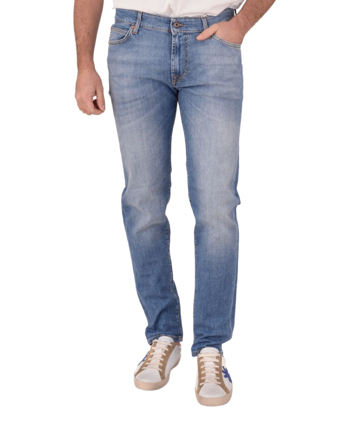 slim-fit-jeans